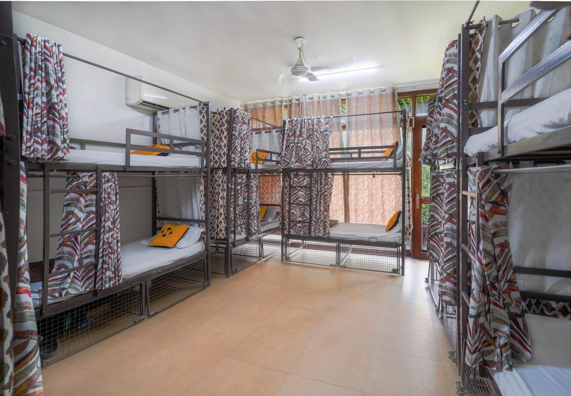 Hide-In Hostel Delhi New Delhi Eksteriør billede